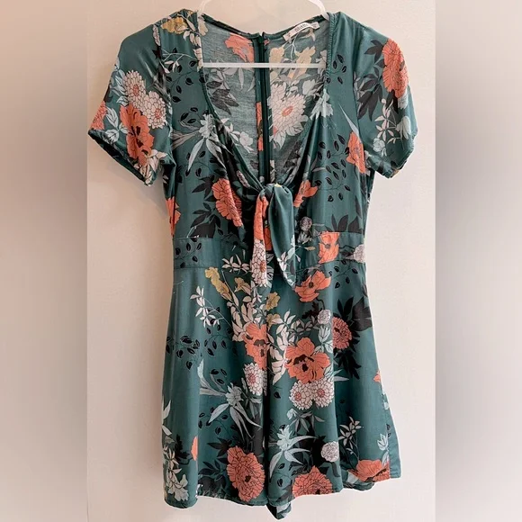 Pull&Bear | Pants & Jumpsuits | Pullbear Jade Green Floral Romper | Poshmark